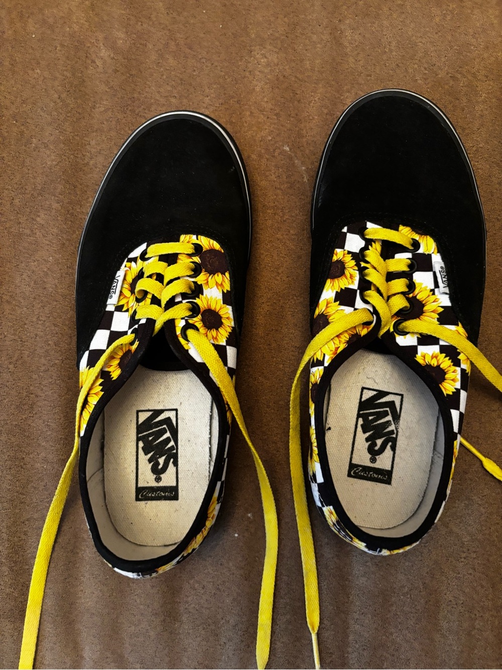 Vans Low Top Sneakers - Black & Yellow size 9 Wide